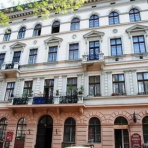 silver-hotel-budapest.inbudapesthotels.com/